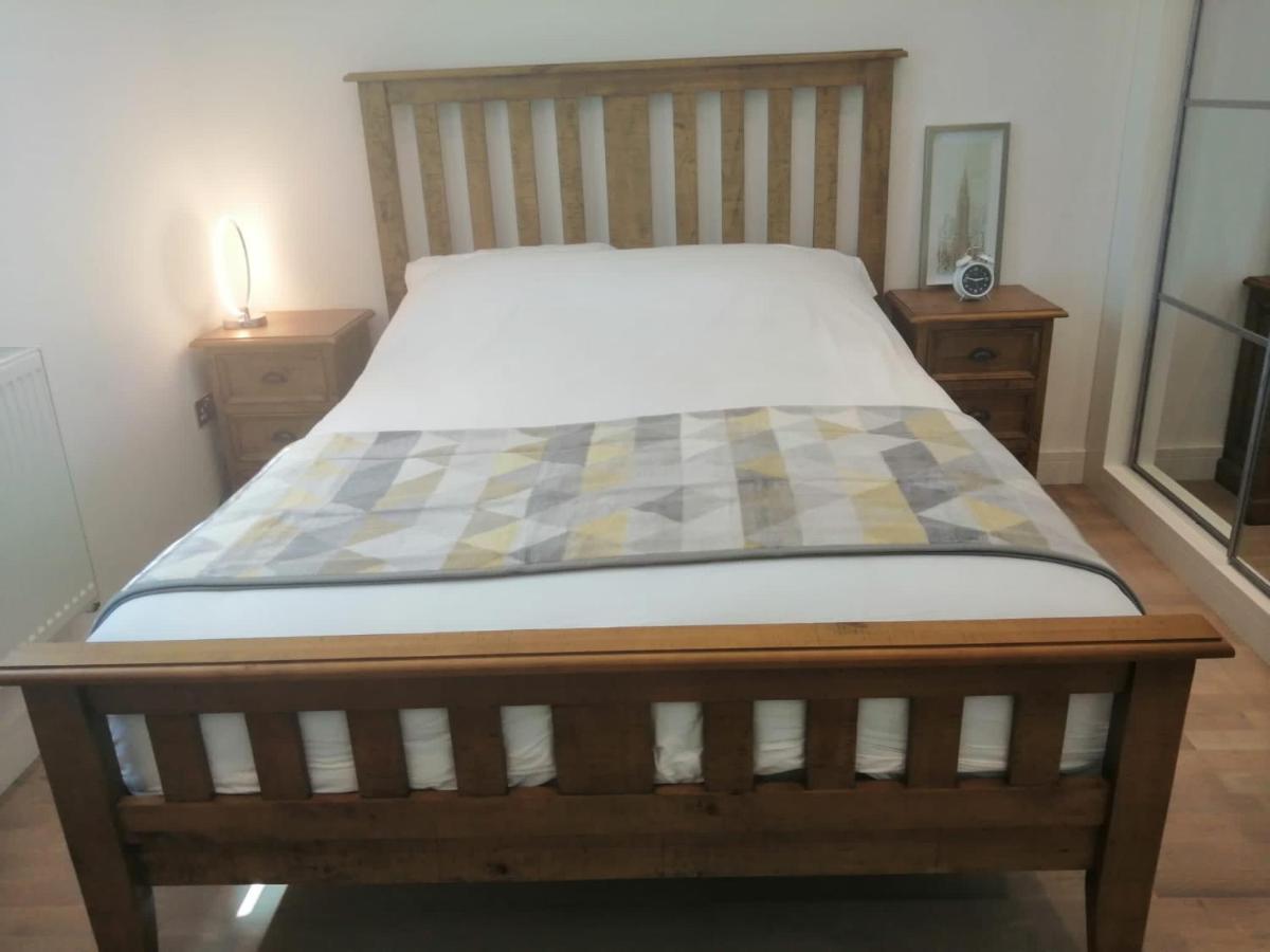Apartment No 8 - Stay In Style In The Heart Of The Cathedral City. Truro Dış mekan fotoğraf