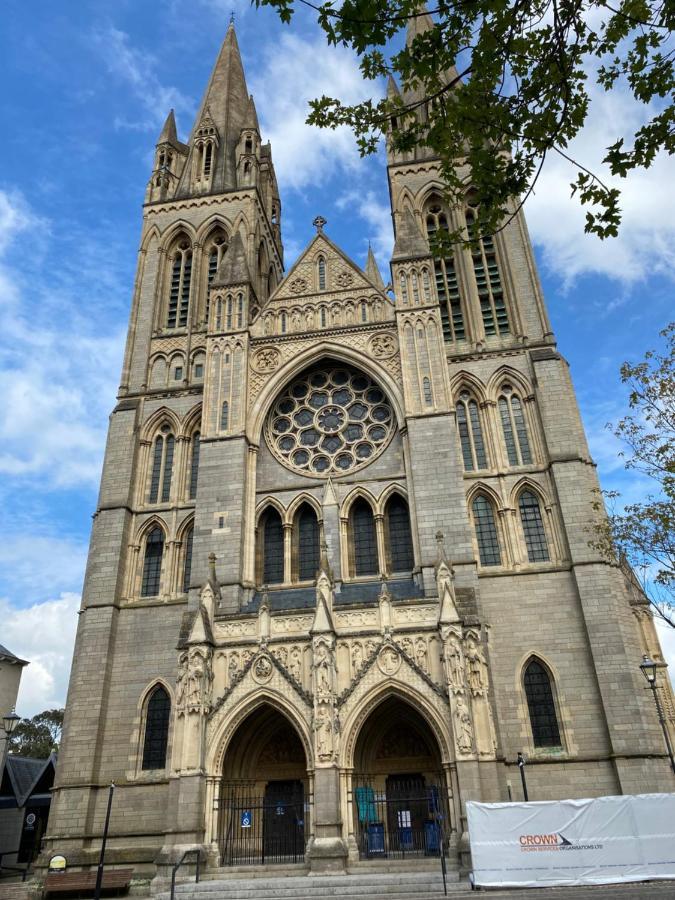 Apartment No 8 - Stay In Style In The Heart Of The Cathedral City. Truro Dış mekan fotoğraf
