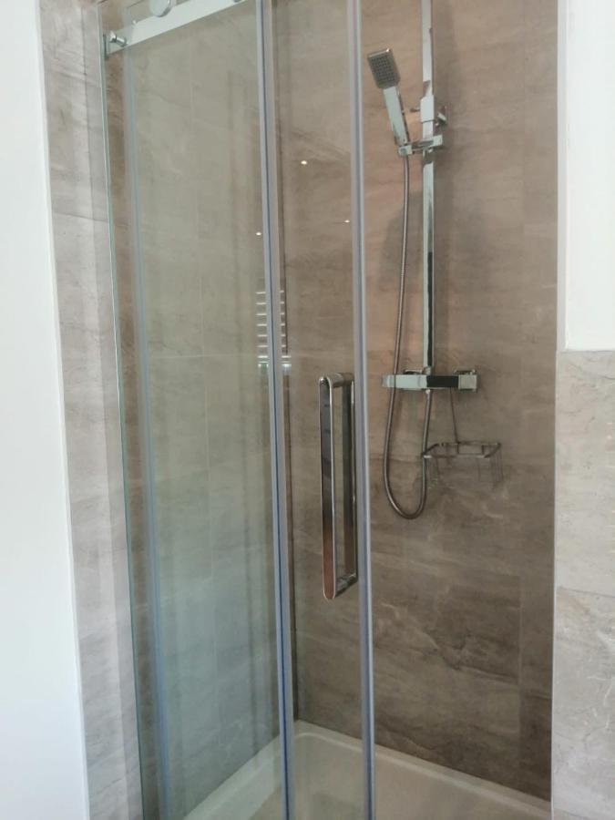 Apartment No 8 - Stay In Style In The Heart Of The Cathedral City. Truro Dış mekan fotoğraf