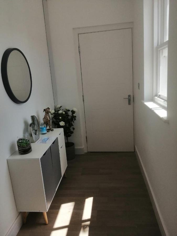 Apartment No 8 - Stay In Style In The Heart Of The Cathedral City. Truro Dış mekan fotoğraf