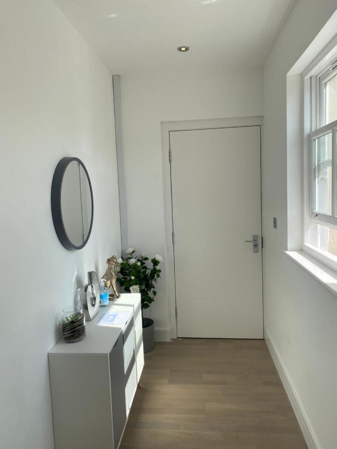 Apartment No 8 - Stay In Style In The Heart Of The Cathedral City. Truro Dış mekan fotoğraf