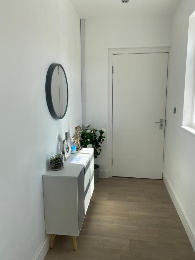 Apartment No 8 - Stay In Style In The Heart Of The Cathedral City. Truro Dış mekan fotoğraf